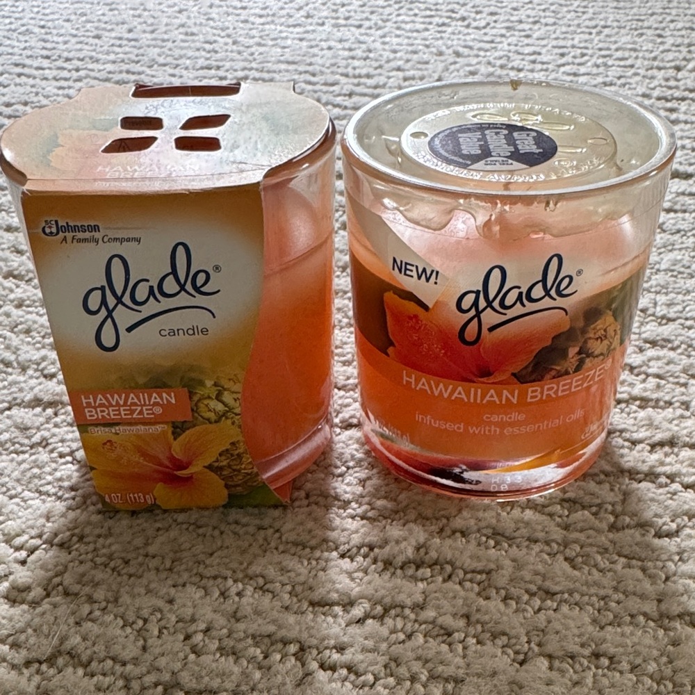 Glade Hawaiian Breeze Candle in Orange